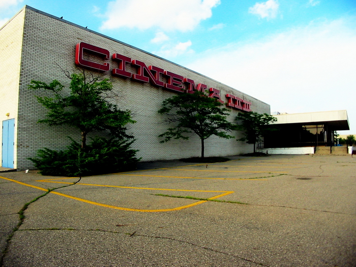 Summit Place Cinemas - Early 2000S (newer photo)